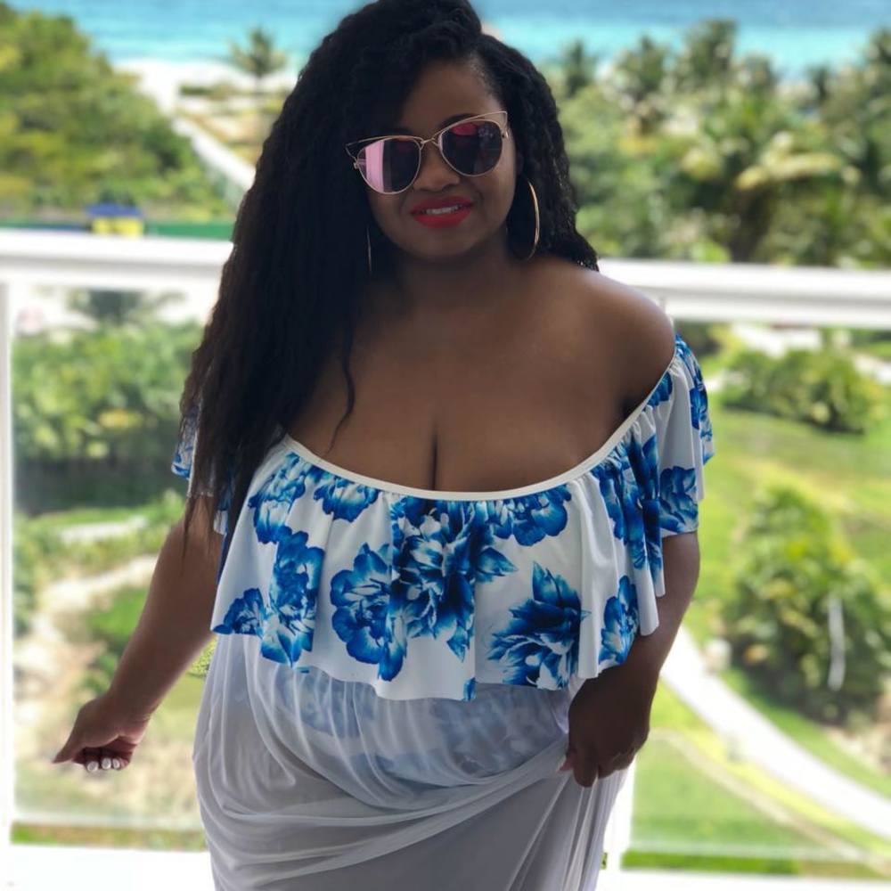 Meet your Posher, Ebony